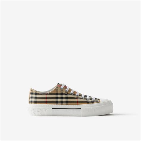 burberry shoes online india